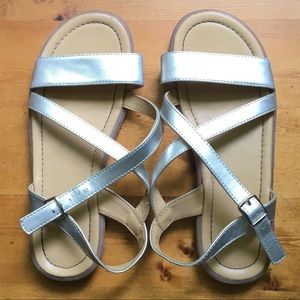 1989 Place Girls size 3 silver strappy sandals